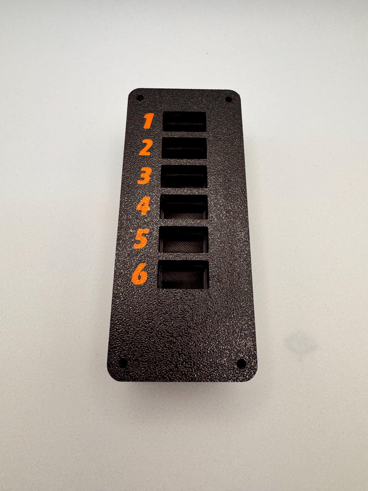 6-Port Anderson Powerpole Distribution Block – empty ports front
