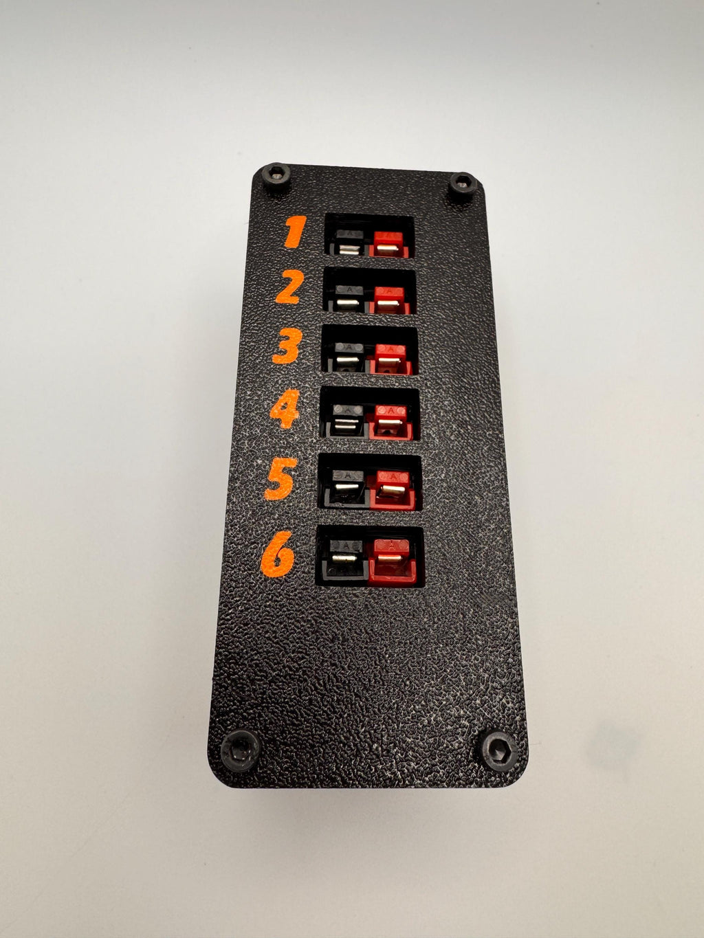 6-Port Anderson Powerpole Distribution Block – numbered ports close up