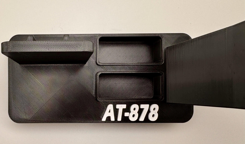 AnyTone AT-878 desk stand – AT-878 logo close-up