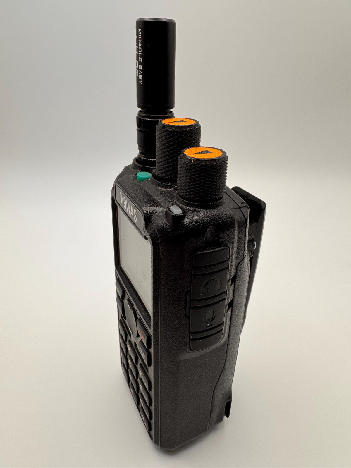 AnyTone AT-878UV Knob Set – installed side view