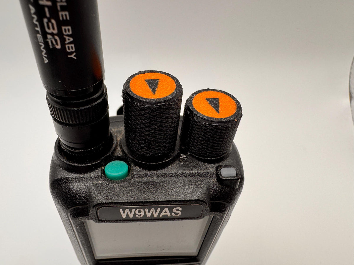 AnyTone AT-878UV Knob Set – installed top close up