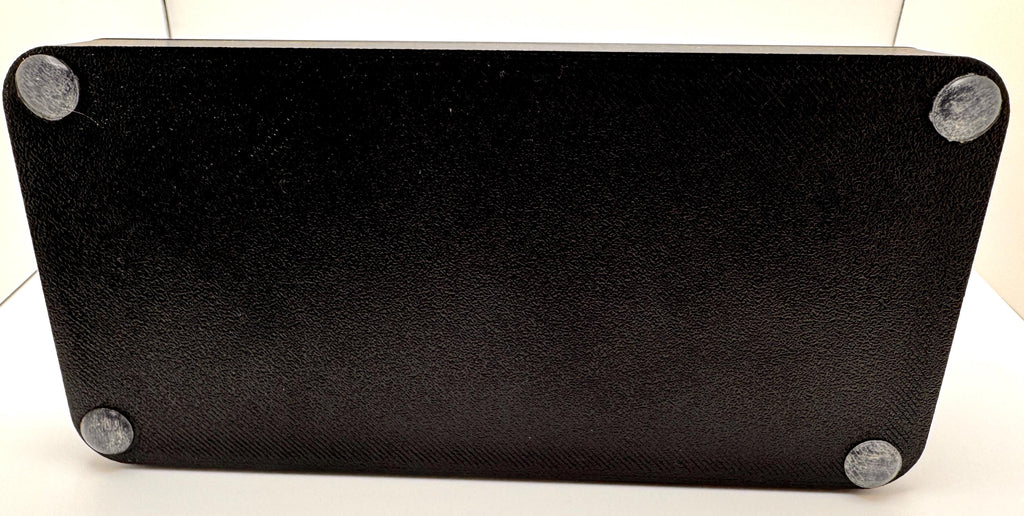 Baofeng AR-5RM desk stand – base underside with rubber feet