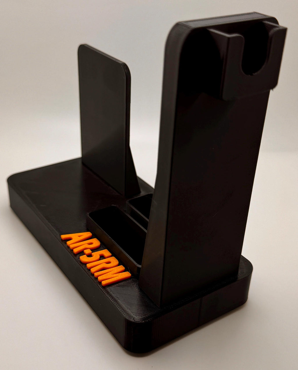 Baofeng AR-5RM desk stand – empty stand angled