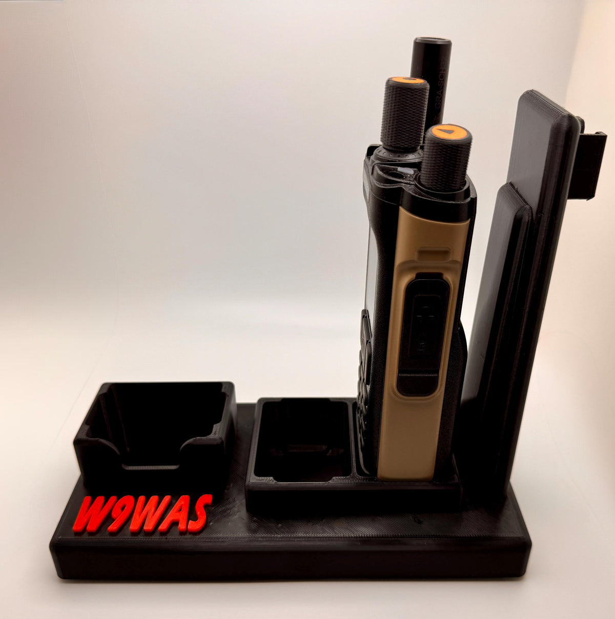 Baofeng DM-32 / UV-32 3-radio desk stand – radio side angle