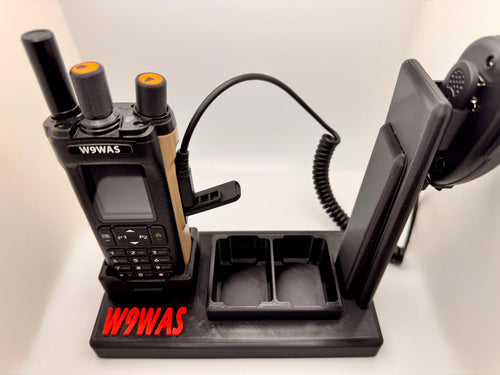 Baofeng DM-32 / UV-32 3-radio desk stand – radio with red callsign front