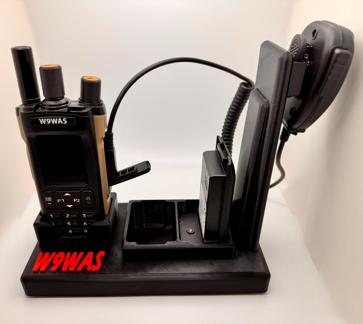 Baofeng DM-32 / UV-32 3-radio desk stand – radios and mic front view