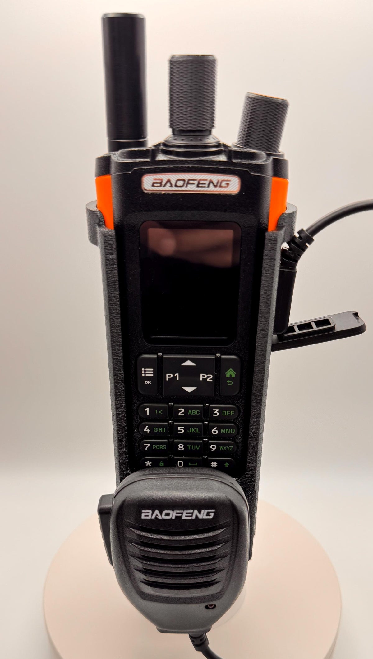Baofeng UV-32 / DM-32 Holster with Speaker Mic Mount – black with radio