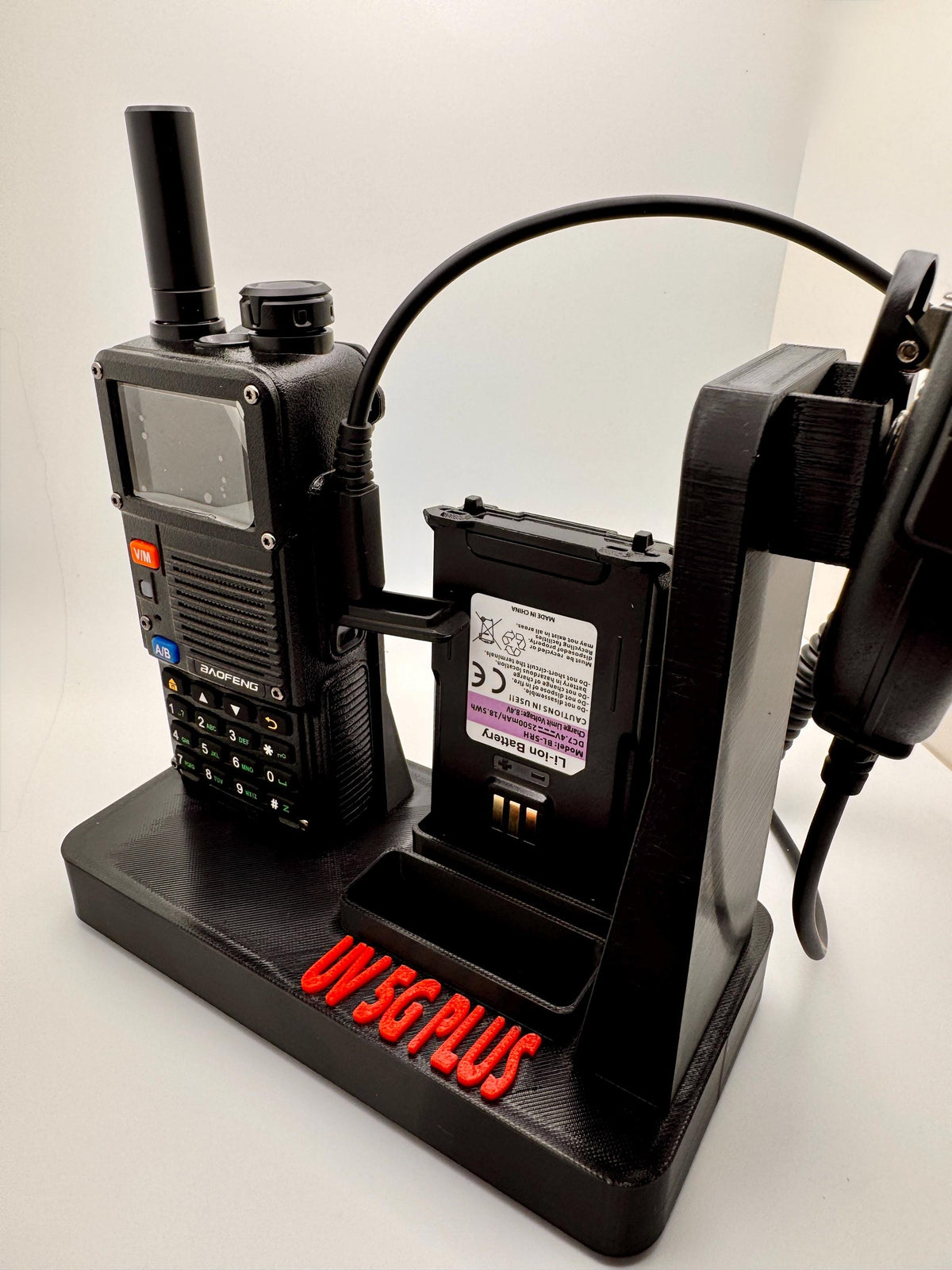 Baofeng UV-5G Plus desk stand – radio and spare batteries