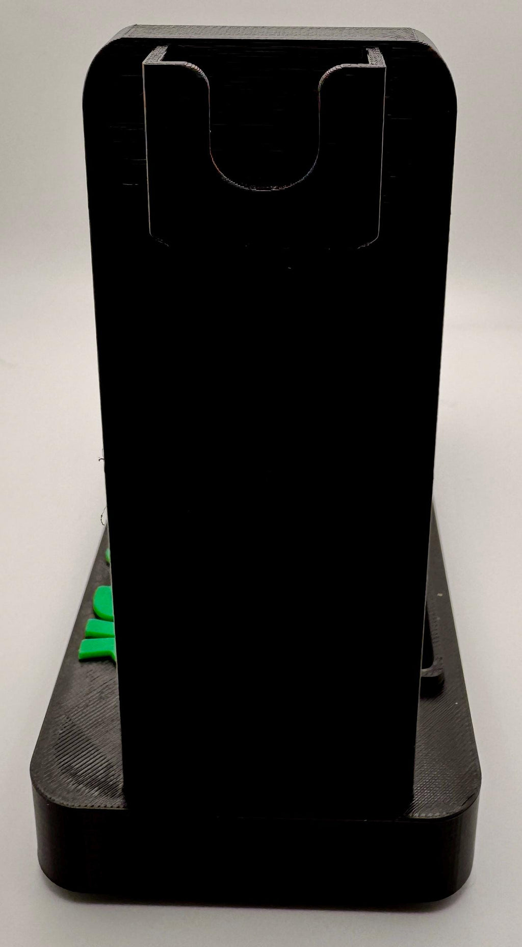 Baofeng UV-5R / UV-5R Plus desk stand – empty stand end view