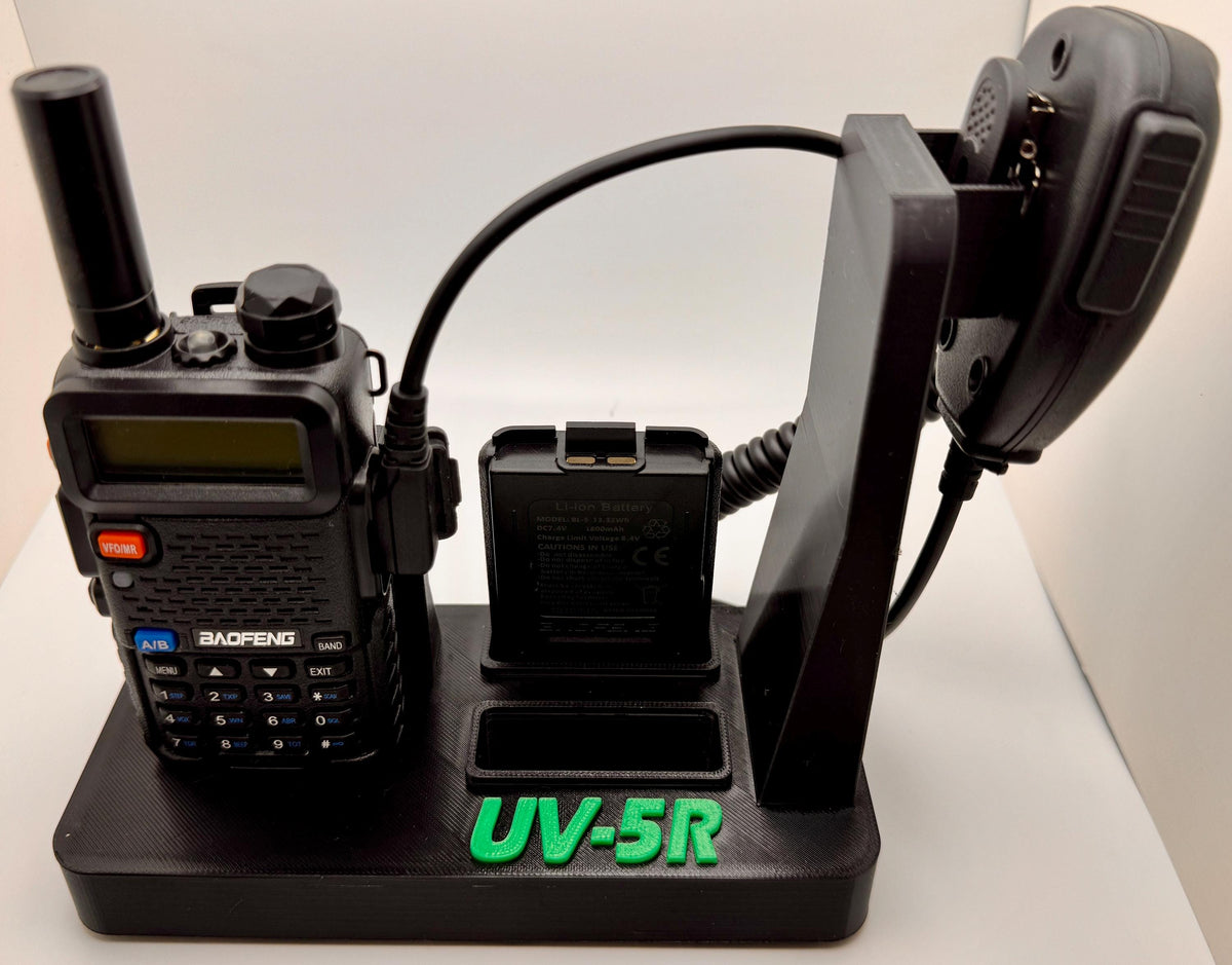 Baofeng UV-5R / UV-5R Plus desk stand – front view with UV-5R logo