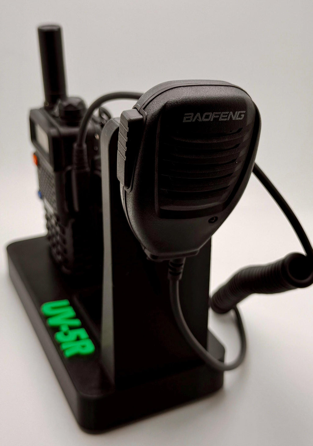 Baofeng UV-5R / UV-5R Plus desk stand – speaker mic side view