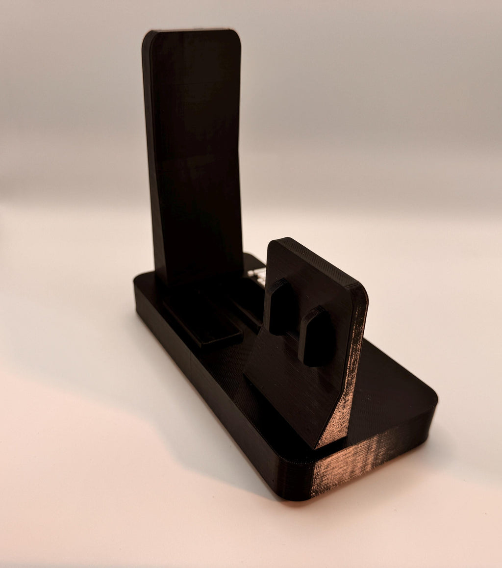 Baofeng UV-5R Mini desk stand – battery slots end view