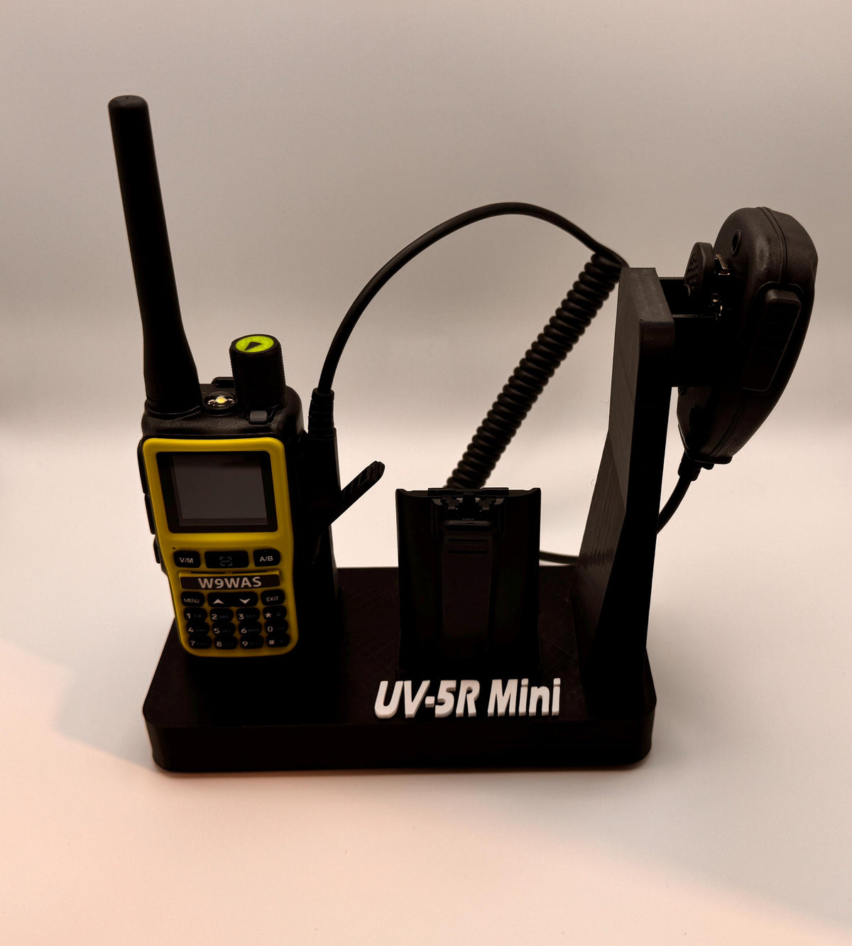 Baofeng UV-5R Mini desk stand – front view with radio