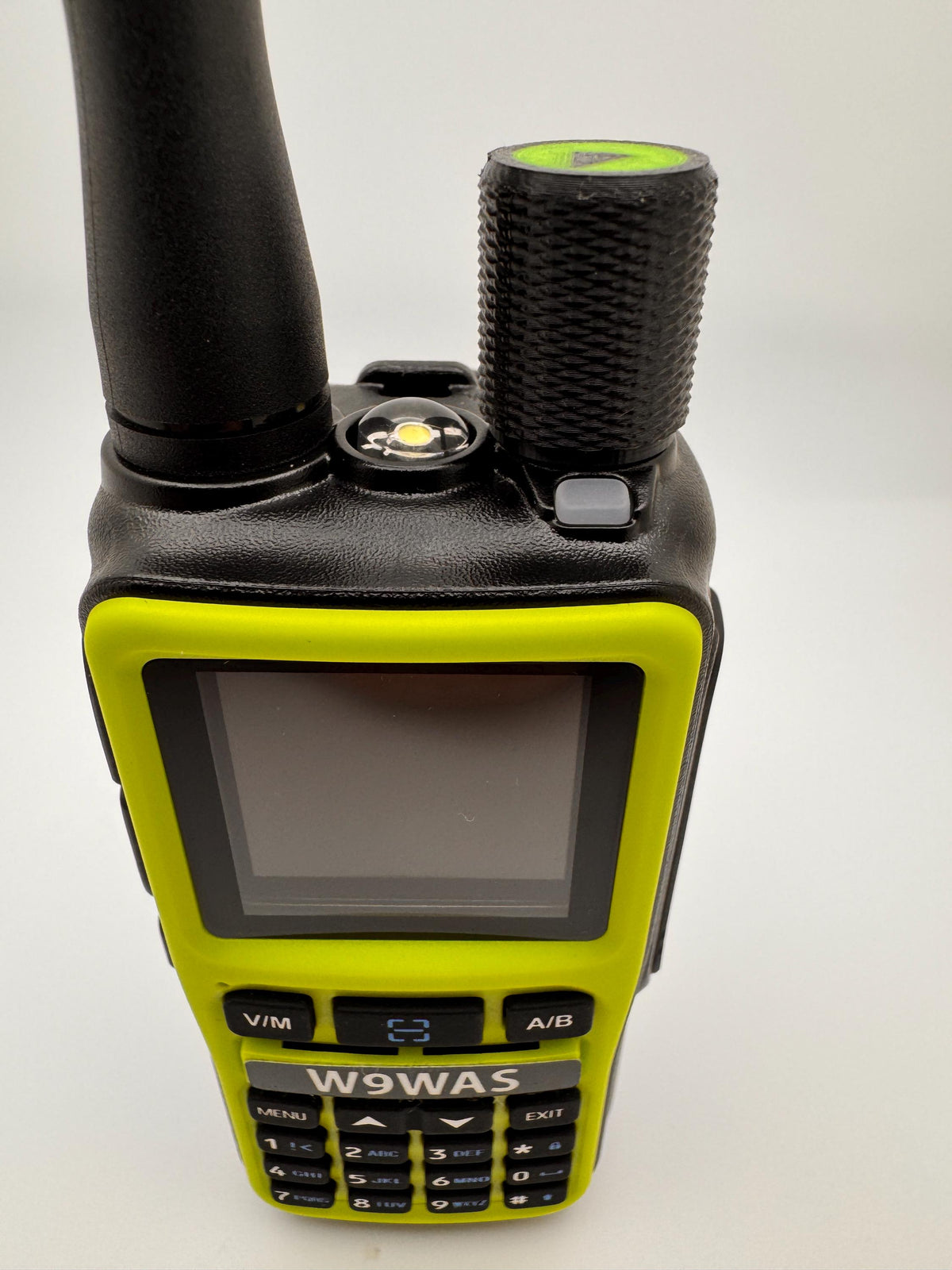 Baofeng UV-5R Replacement Knob – installed close up