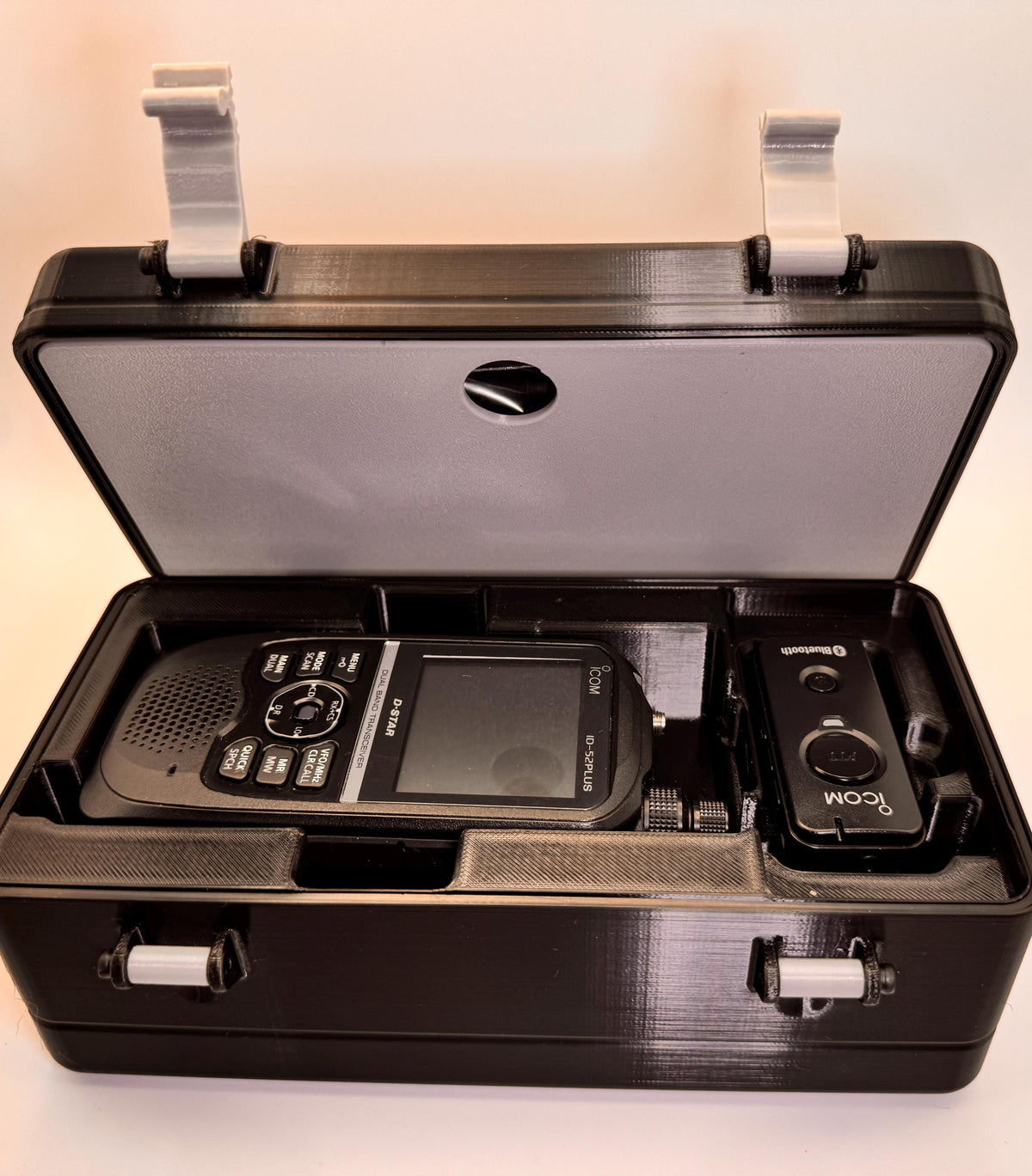 Icom ID-52 travel case – open with radio and BP-307 battery
