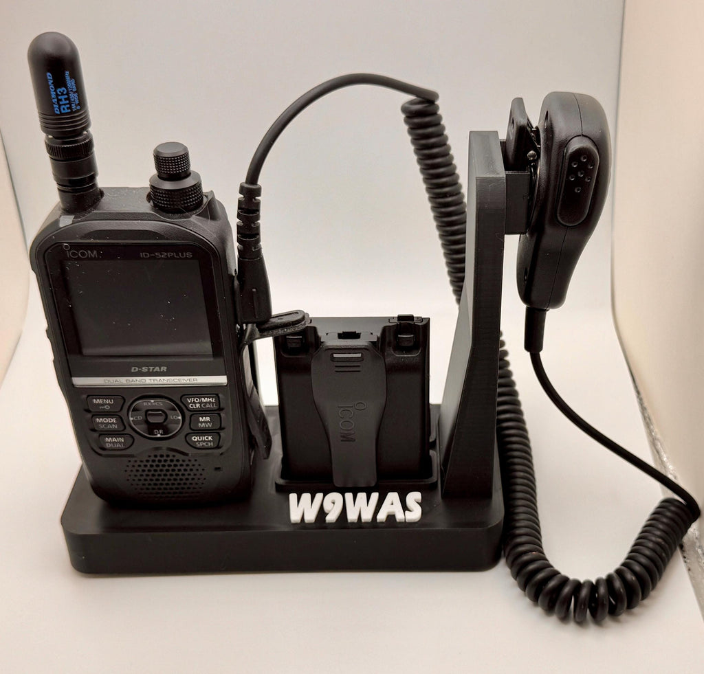 Icom ID-52A desk stand – front view with radio and callsign