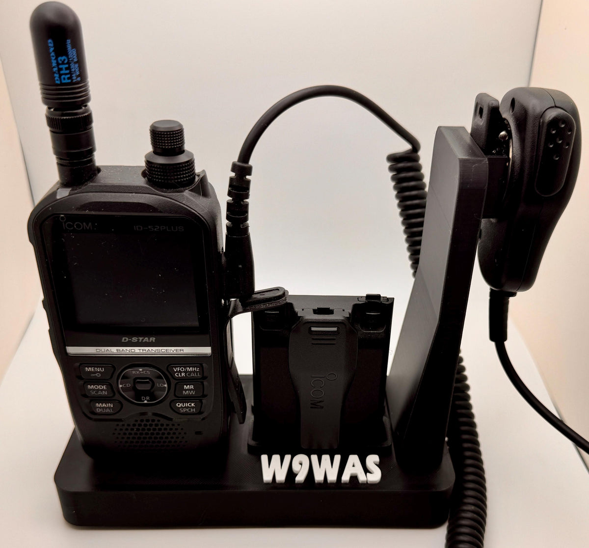 Icom ID-52A desk stand – radio and HM-186LS mic