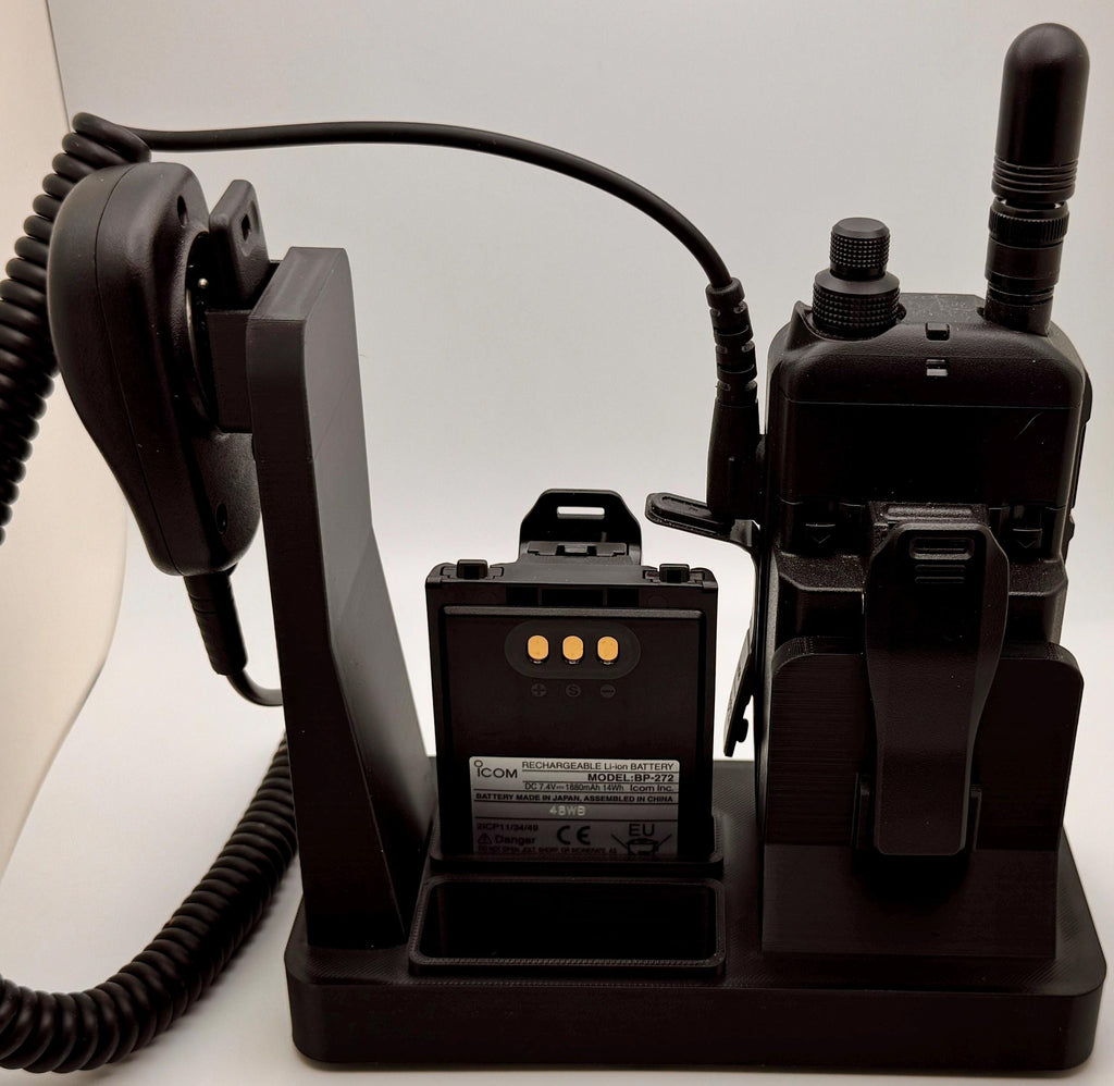 Icom ID-52A desk stand – radio and spare battery rear view