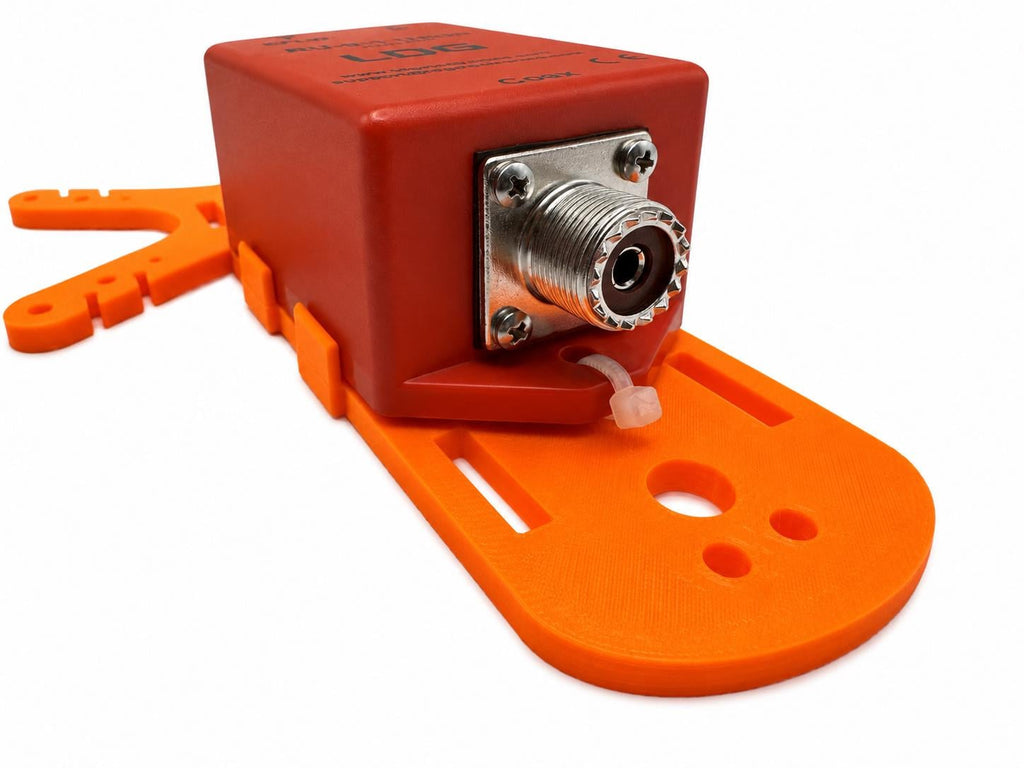LDG balun/unun wire winder mount – SO-239 connector close-up