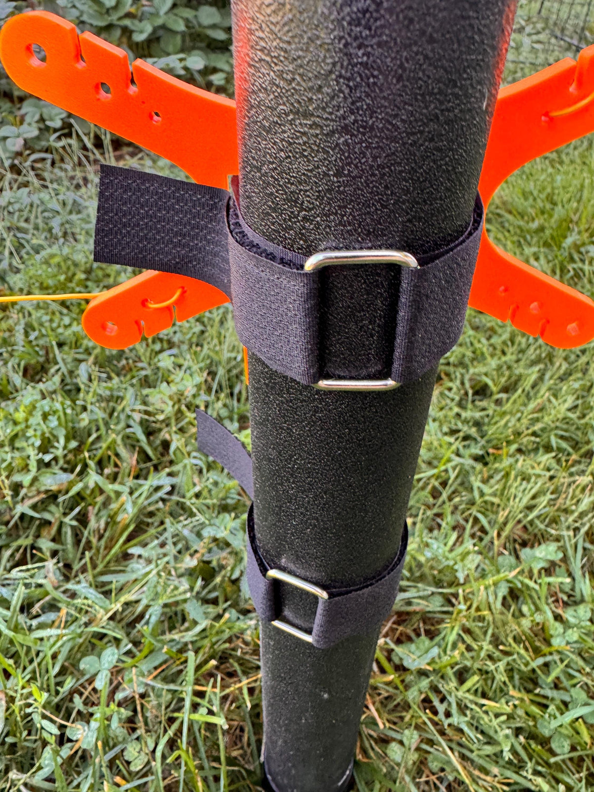 LDG balun/unun wire winder mount – strap mount on mast close-up