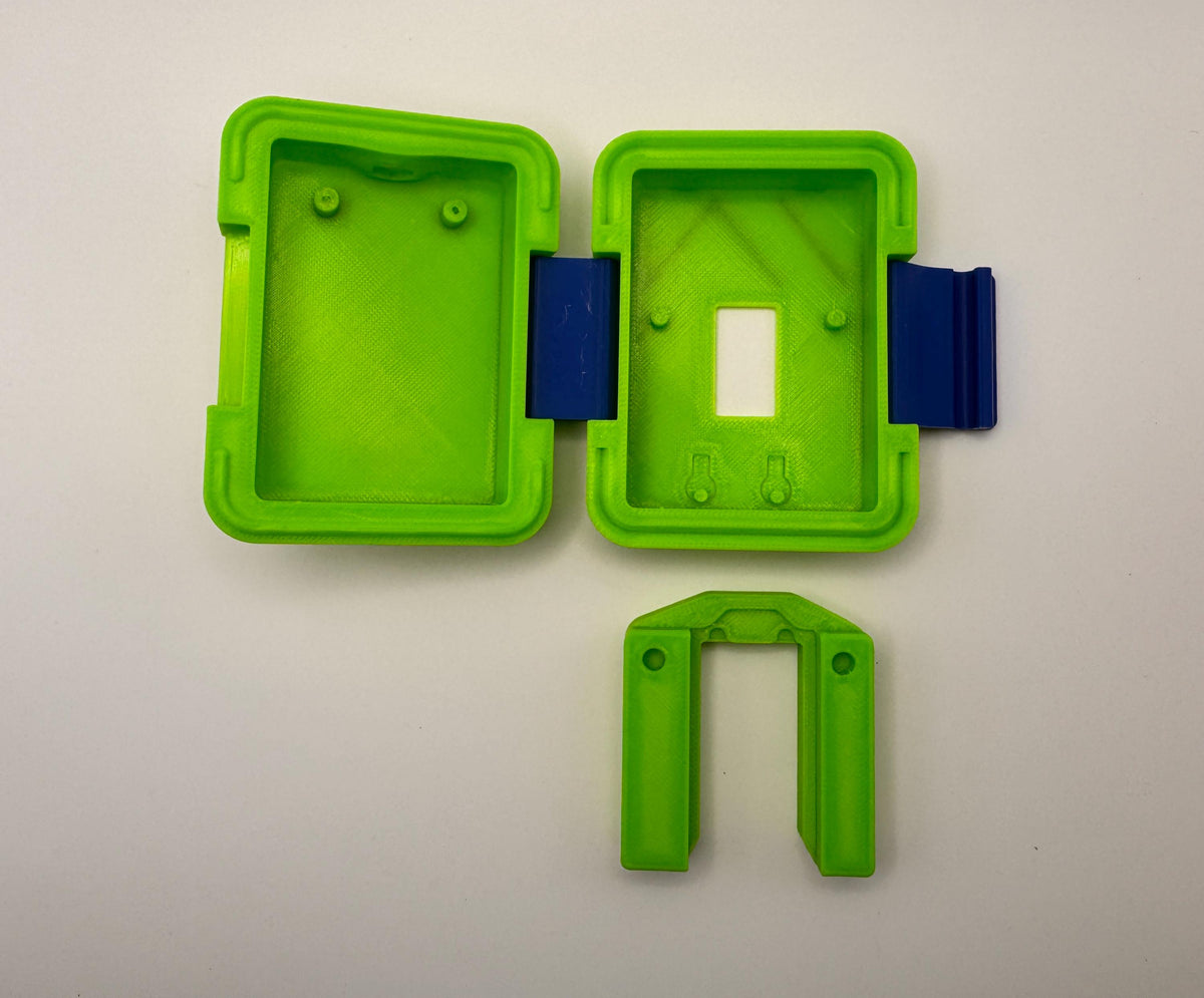 Meshtastic Heltec V3/V4 case – all case parts laid out