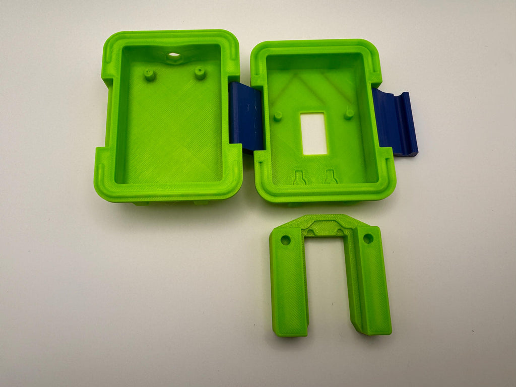 Meshtastic Heltec V3/V4 case – case halves and belt clip parts