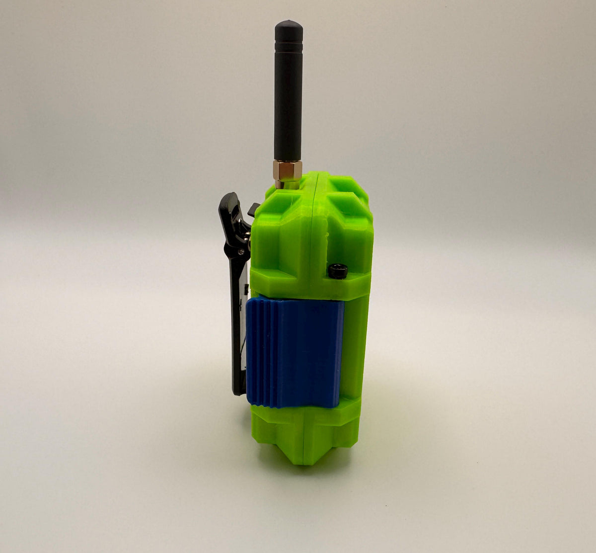 Meshtastic Heltec V3/V4 case – side profile showing slim belt clip