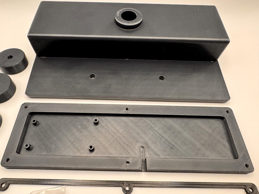 Meshtastic solar node housing – close-up of housing and lid