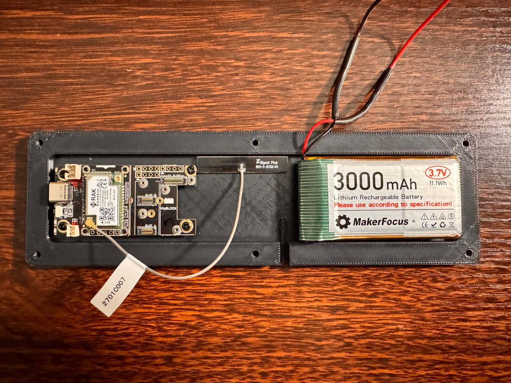 Meshtastic solar node housing – RAK4631 board and 3000 mAh battery installed