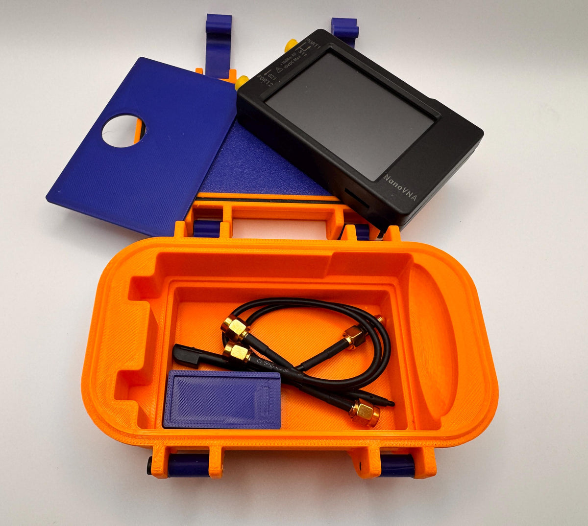 NanoVNA-H 2.8" compact case – open with NanoVNA, cables and calibration kit