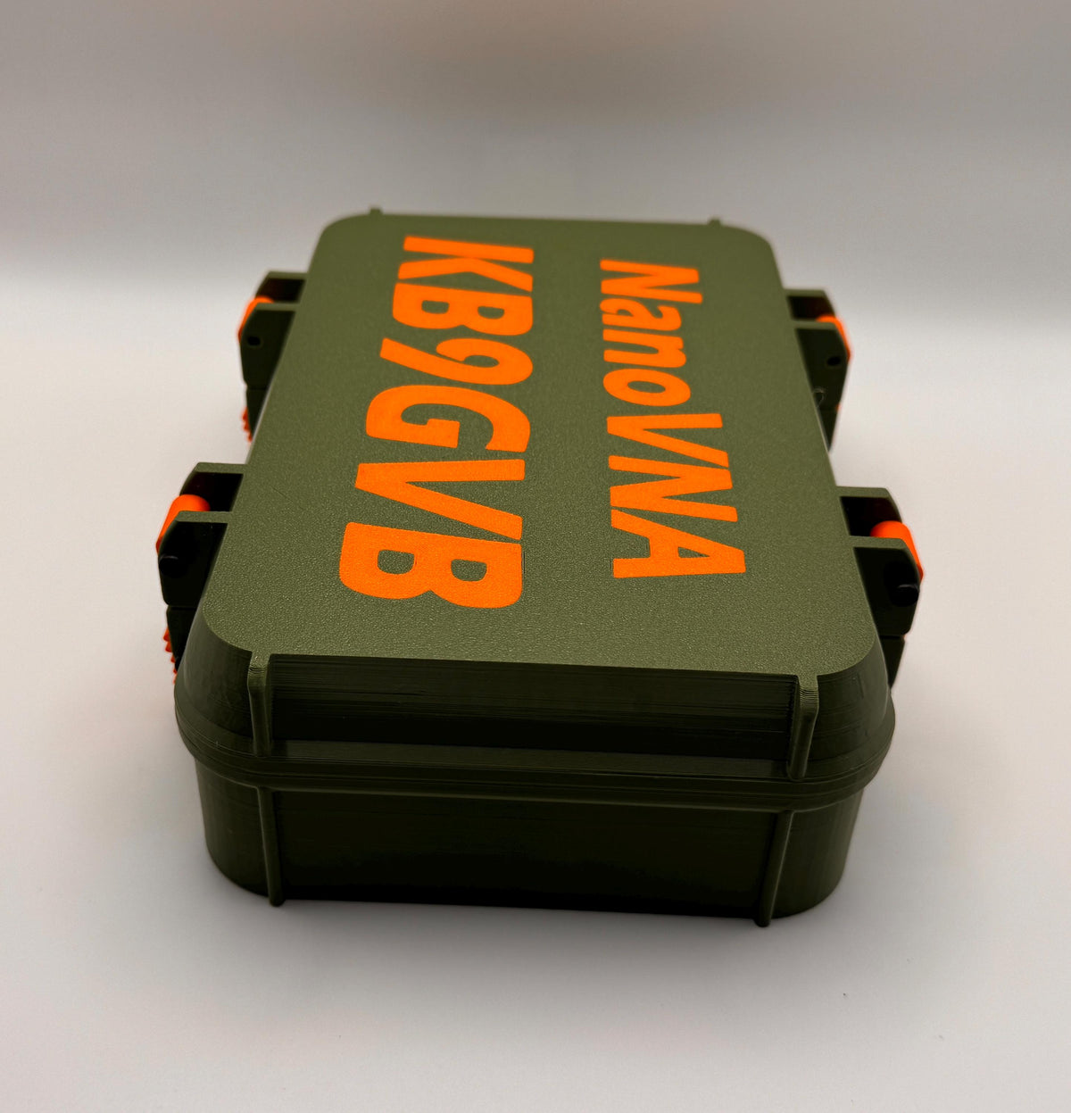 NanoVNA-H4 4" case with stand and standards keeper – side view