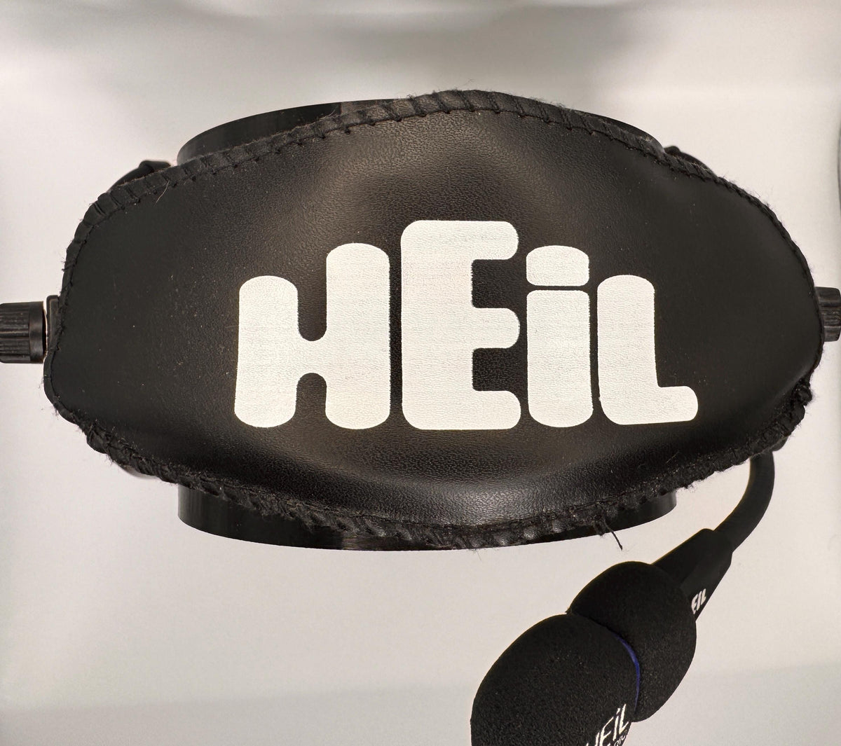 Radio Tower Headset Stand – heil headset detail