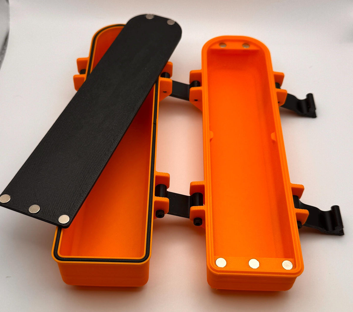 RigExpert Stick hinged protective case – open with black lid liner