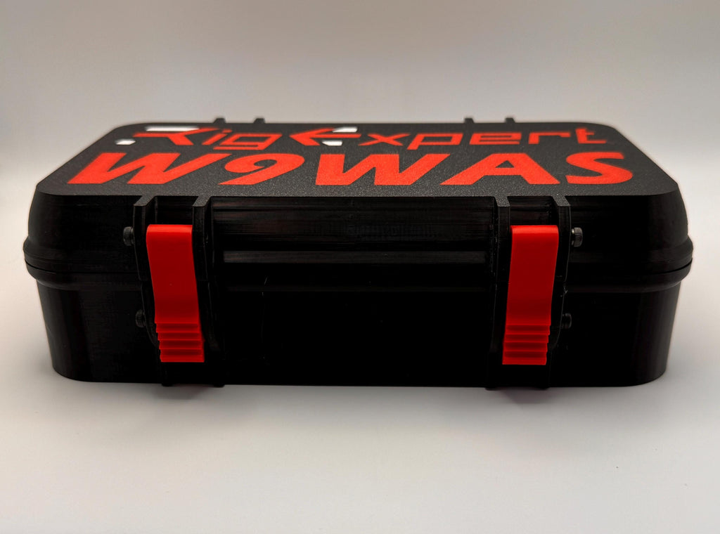 RigExpert Stick large storage case – side view with latches