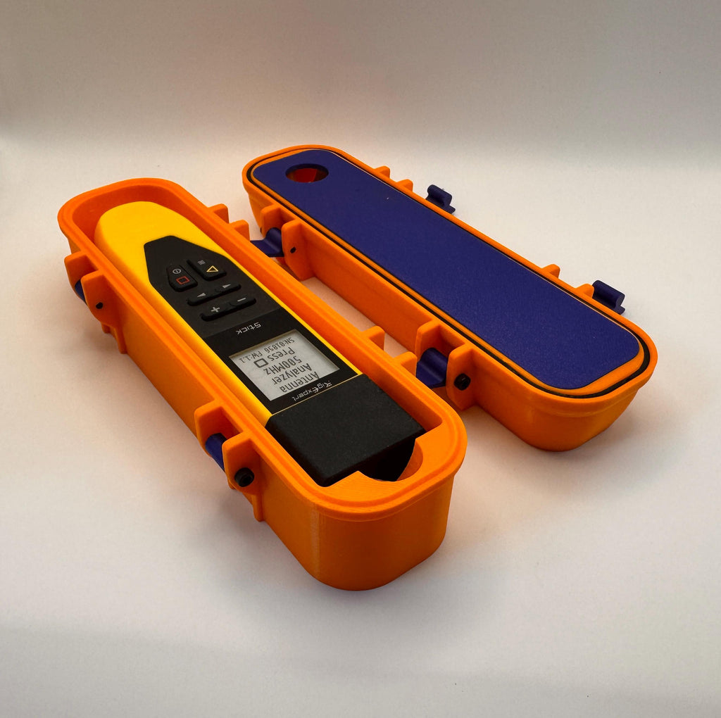 RigExpert Stick slim case – both halves open