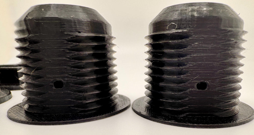 Round Anderson Powerpole Panel Mount – threads close up