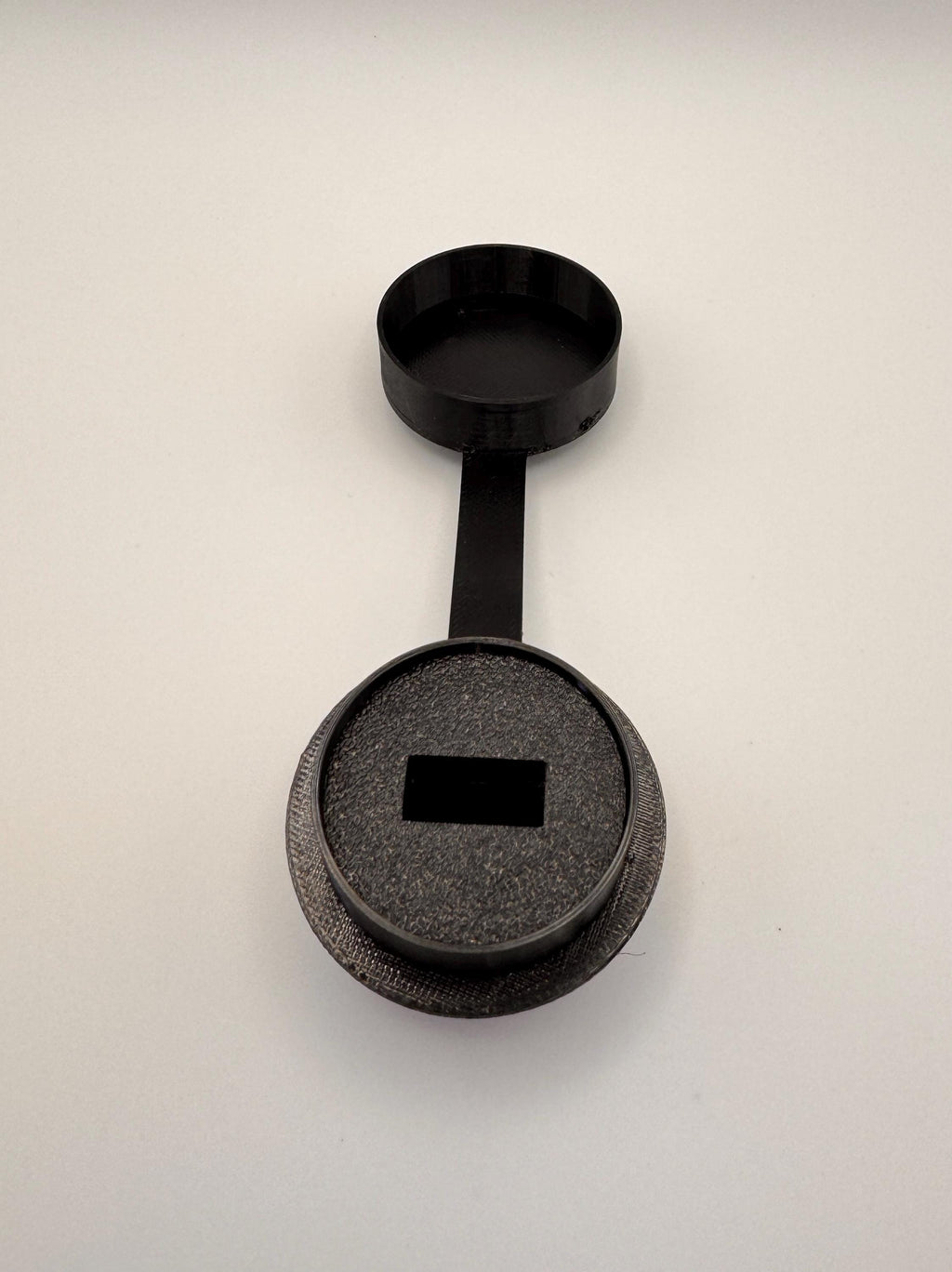 Round Anderson Powerpole Panel Mount with TPU Cover – cover open top