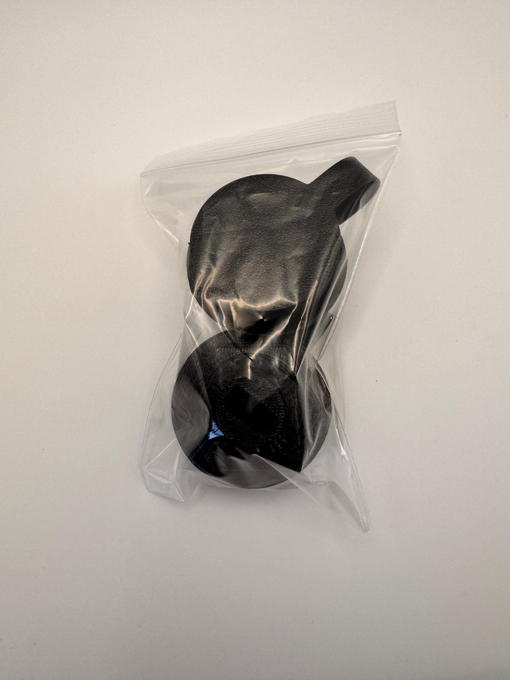 Round Anderson Powerpole Panel Mount with TPU Cover – packaged mount