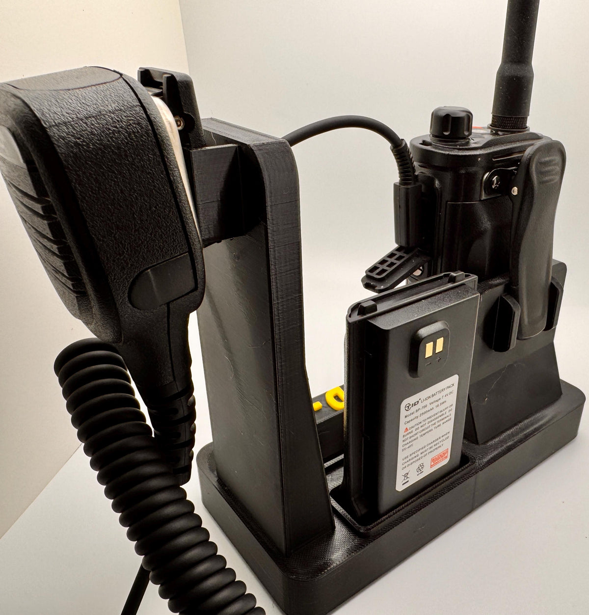 Tidradio TD-H8 desk stand – rear view with mic cord