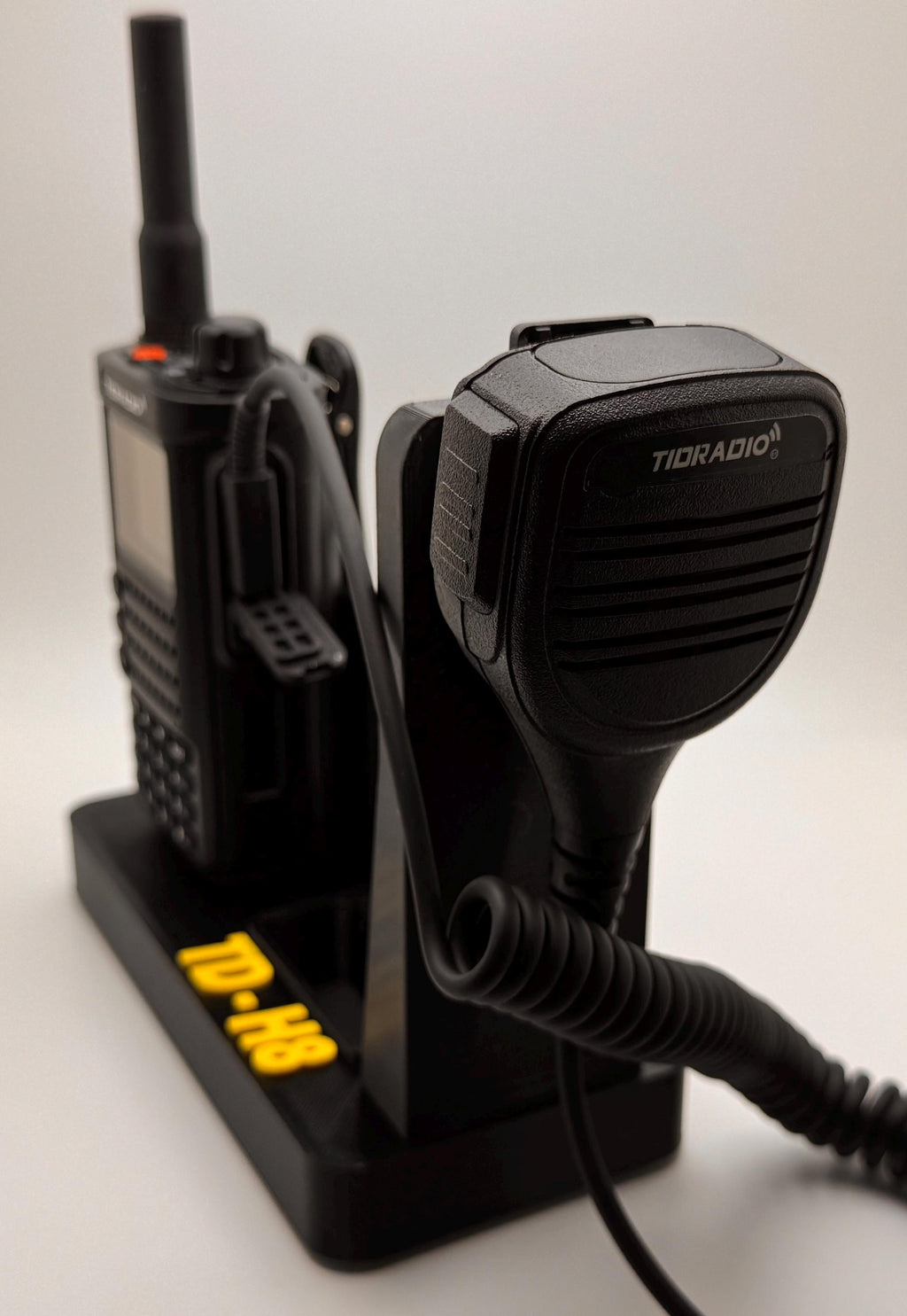 Tidradio TD-H8 desk stand – speaker mic side view