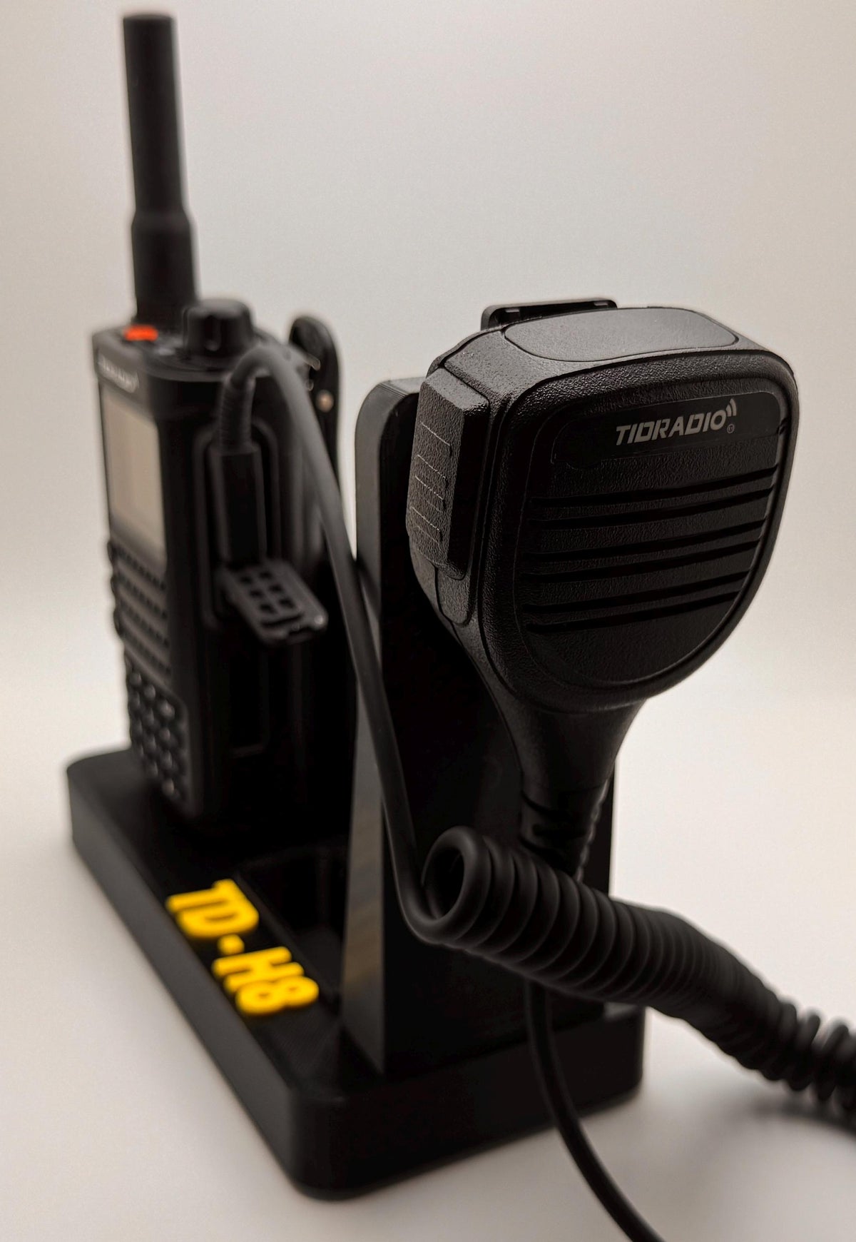Tidradio TD-H8 desk stand – speaker mic side view