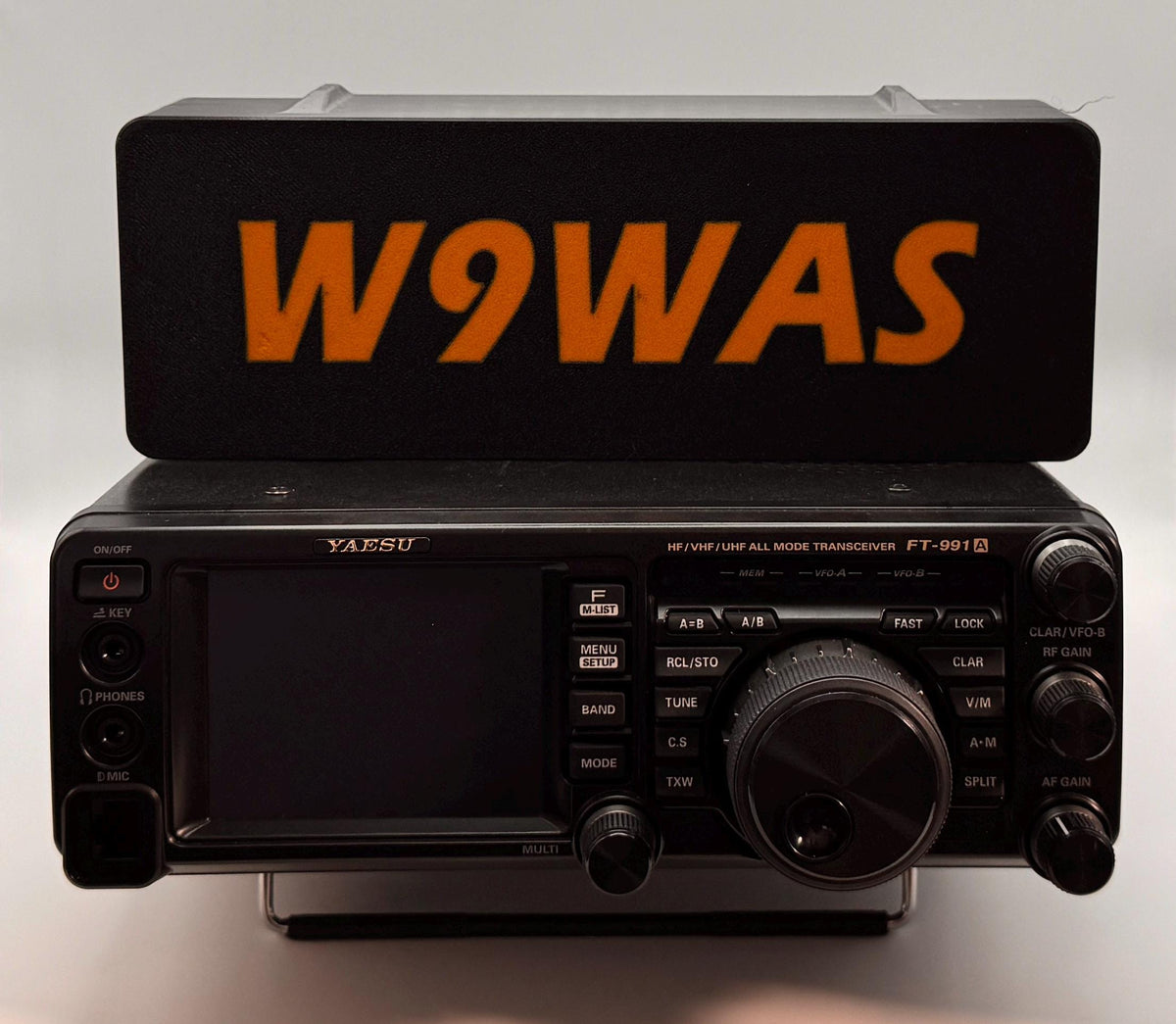 Yaesu FT-991A Dust Cover – installed front