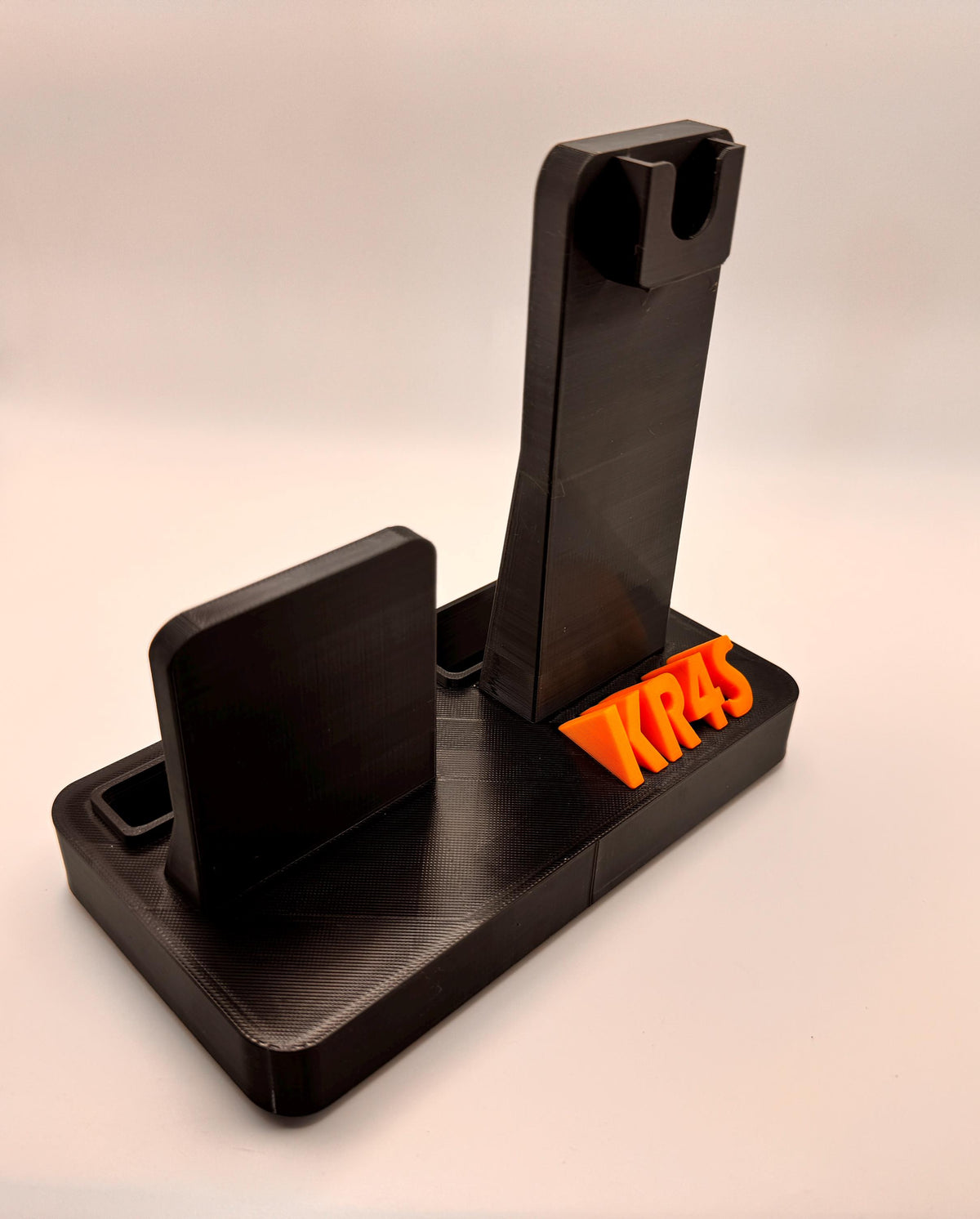 Yaesu FT5 / FT3 desk stand – empty stand rear angle