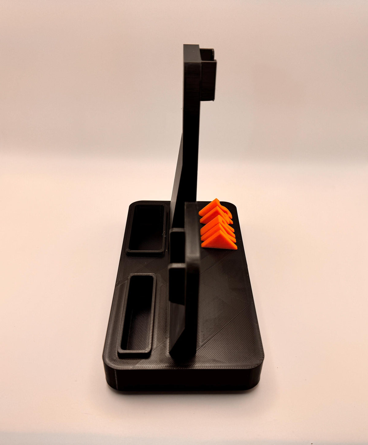 Yaesu FT5 / FT3 desk stand – empty stand side view