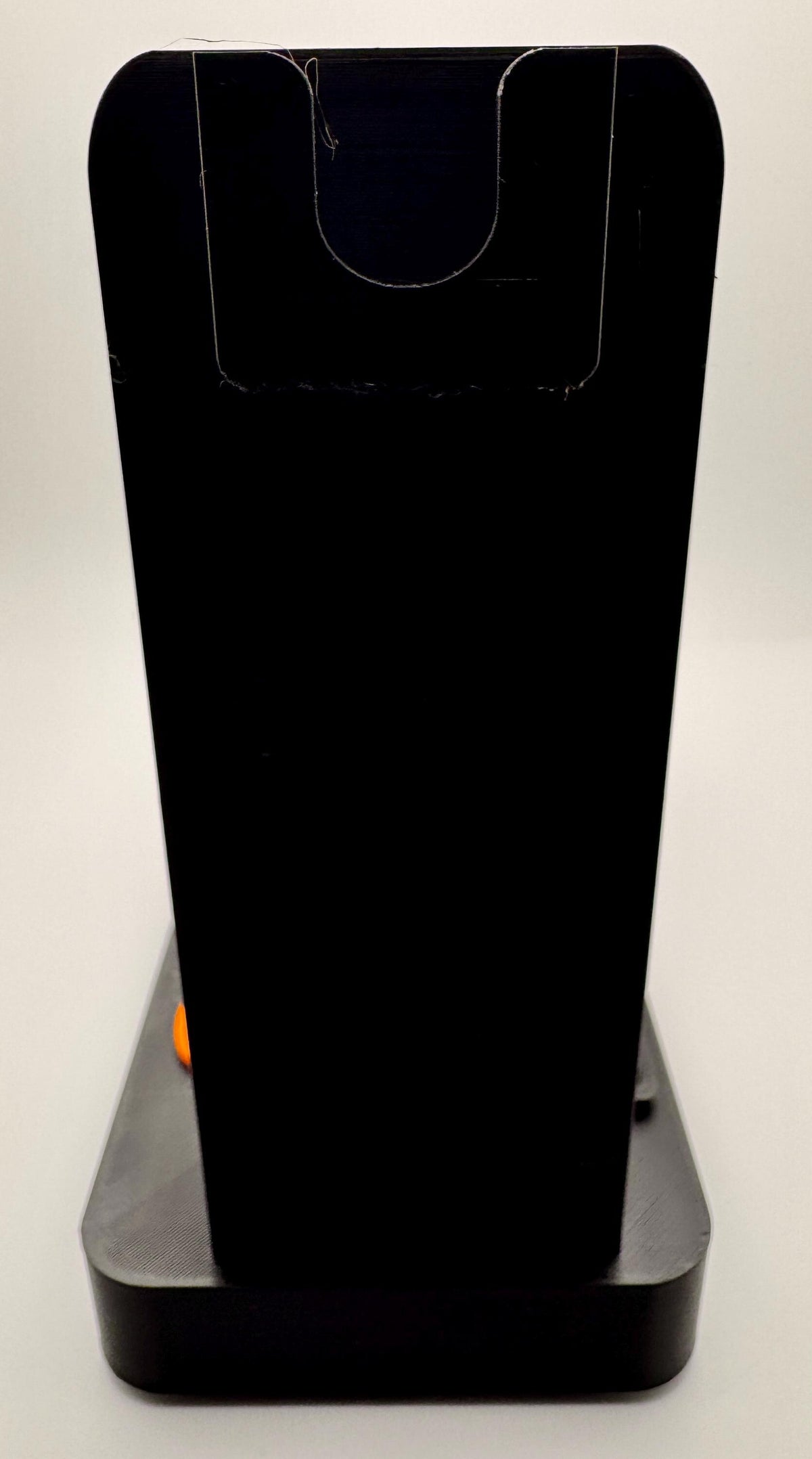 Yaesu FT5D desk stand with custom callsign – 3800 mAh version end view