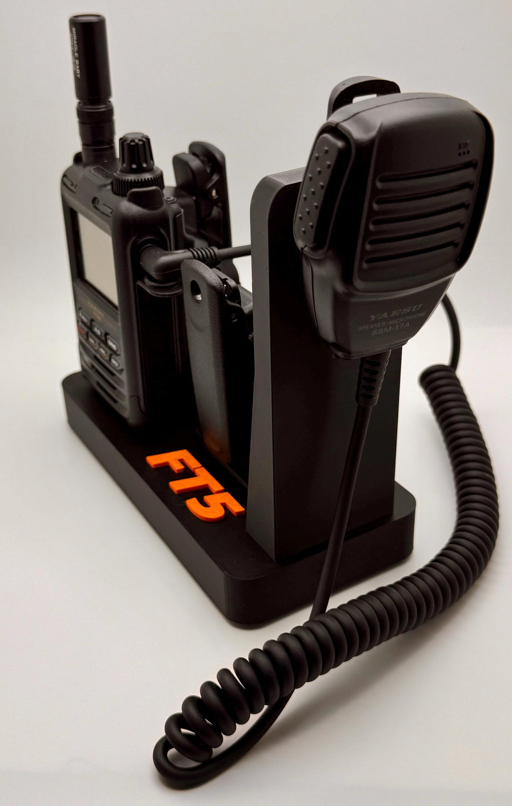Yaesu FT5D desk stand with FT5 motif – speaker mic side view